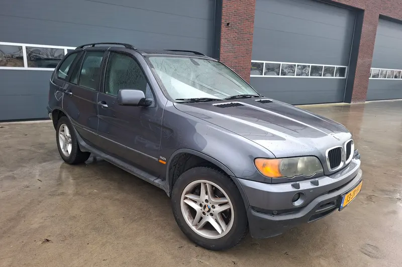 BMW X5 (2002)