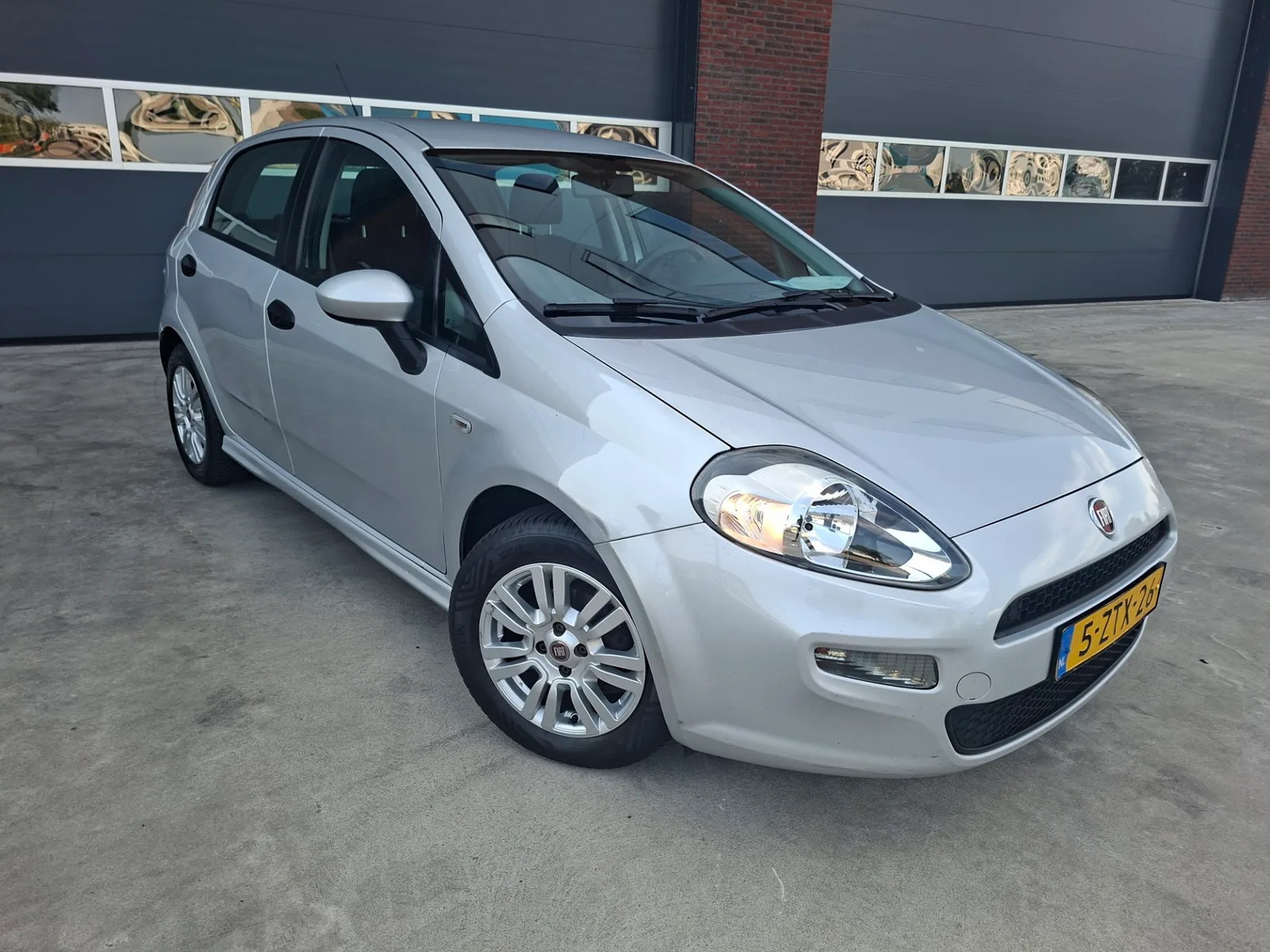 Fiat Punto (2015) — foto 1