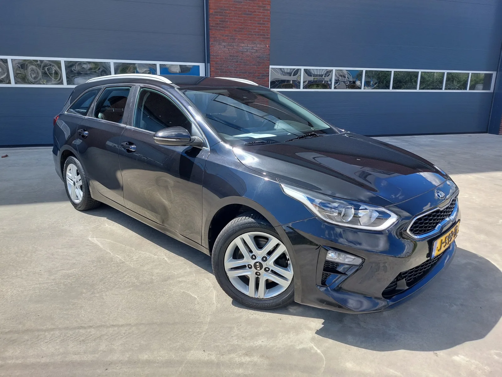 Kia Ceed Sportswagon (2020) — foto 1