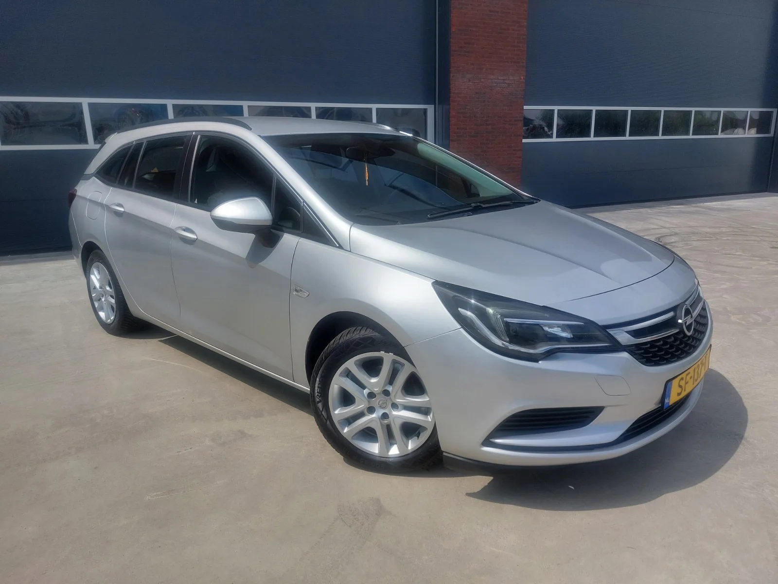 Opel Astra Sports Tourer (2018) — foto 1