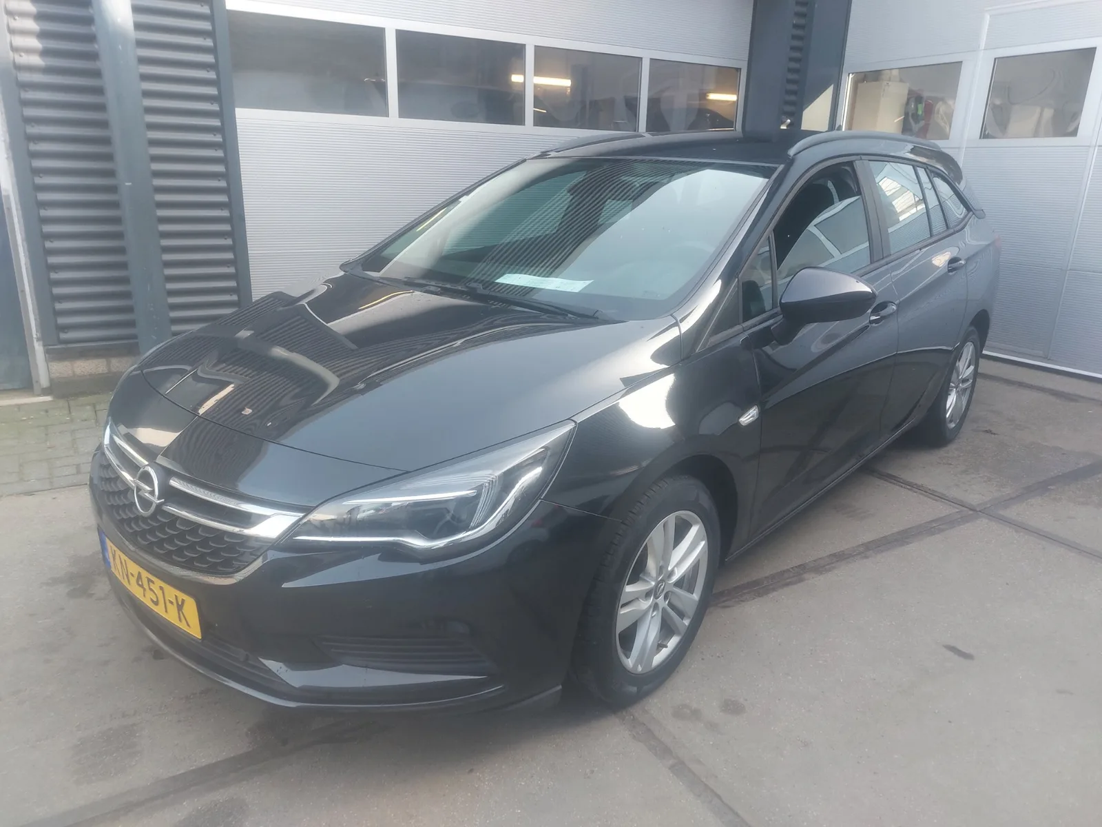 Opel Astra Sports Tourer (2016) — foto 1