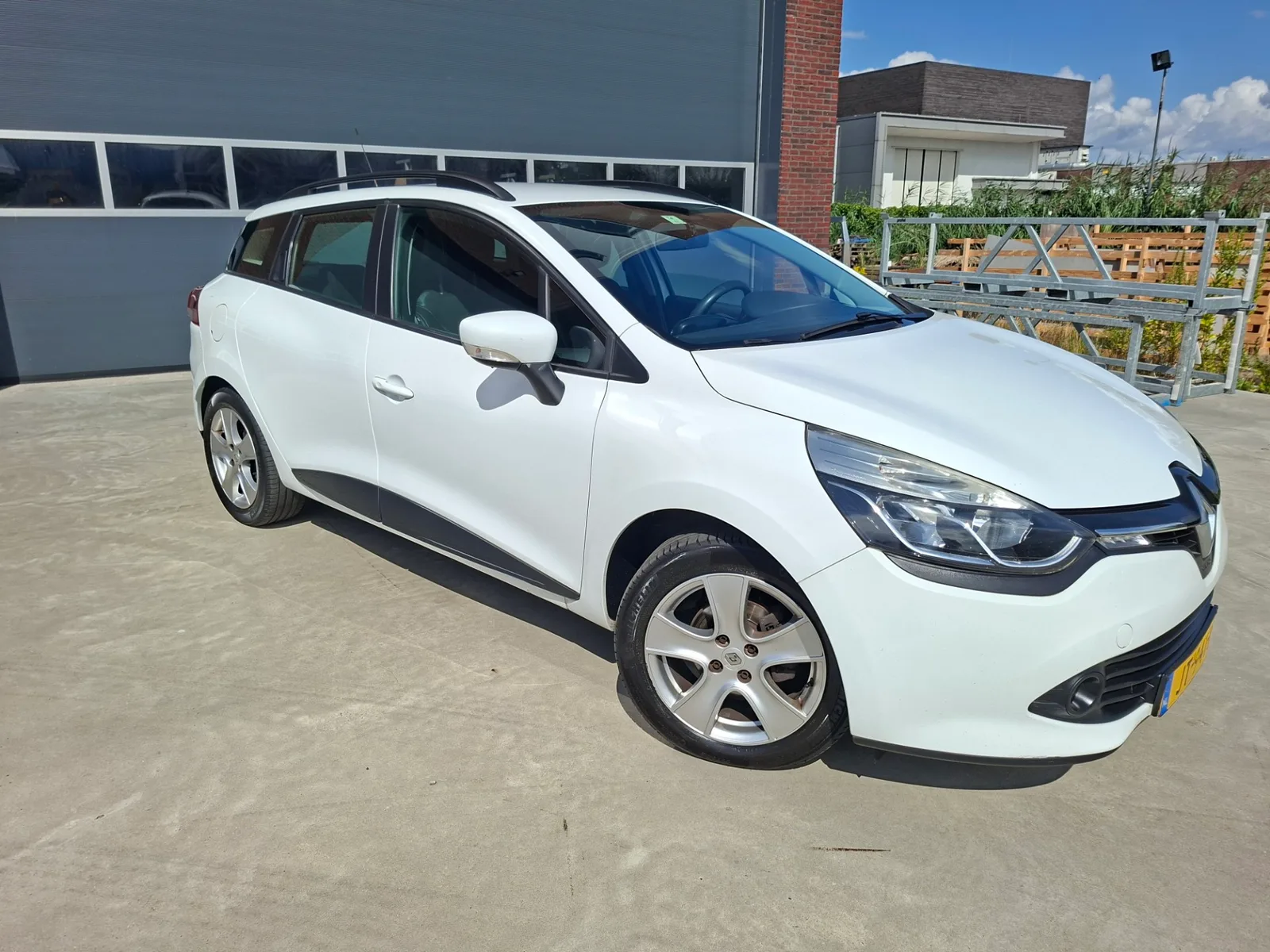 Renault Clio (2016) — foto 1