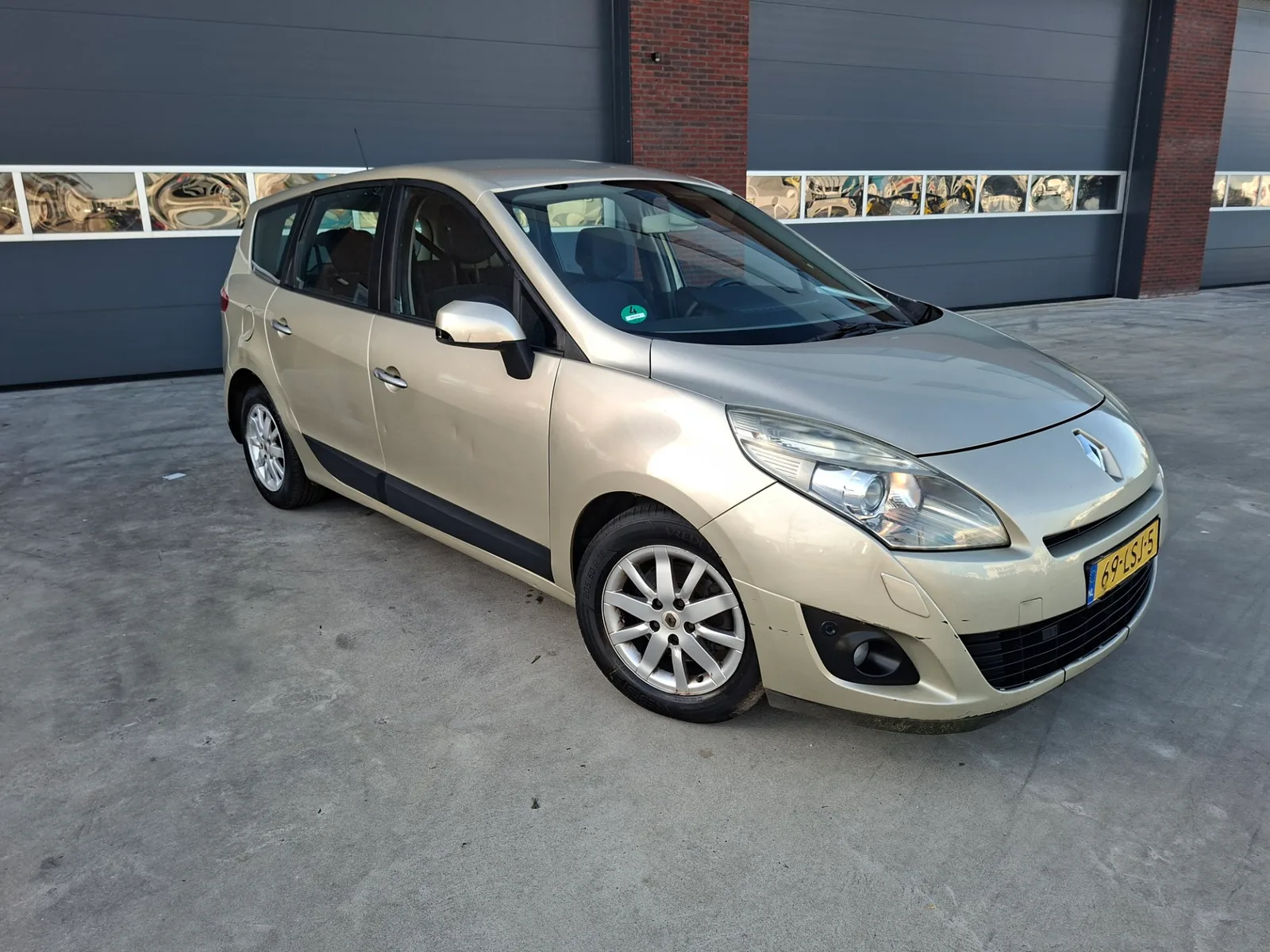 Renault Grand Scénic (2010) — foto 1