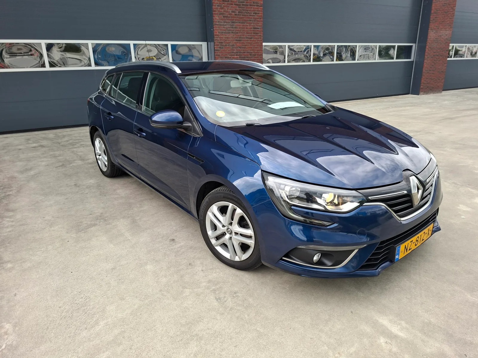 Renault Mégane (2017) — foto 1
