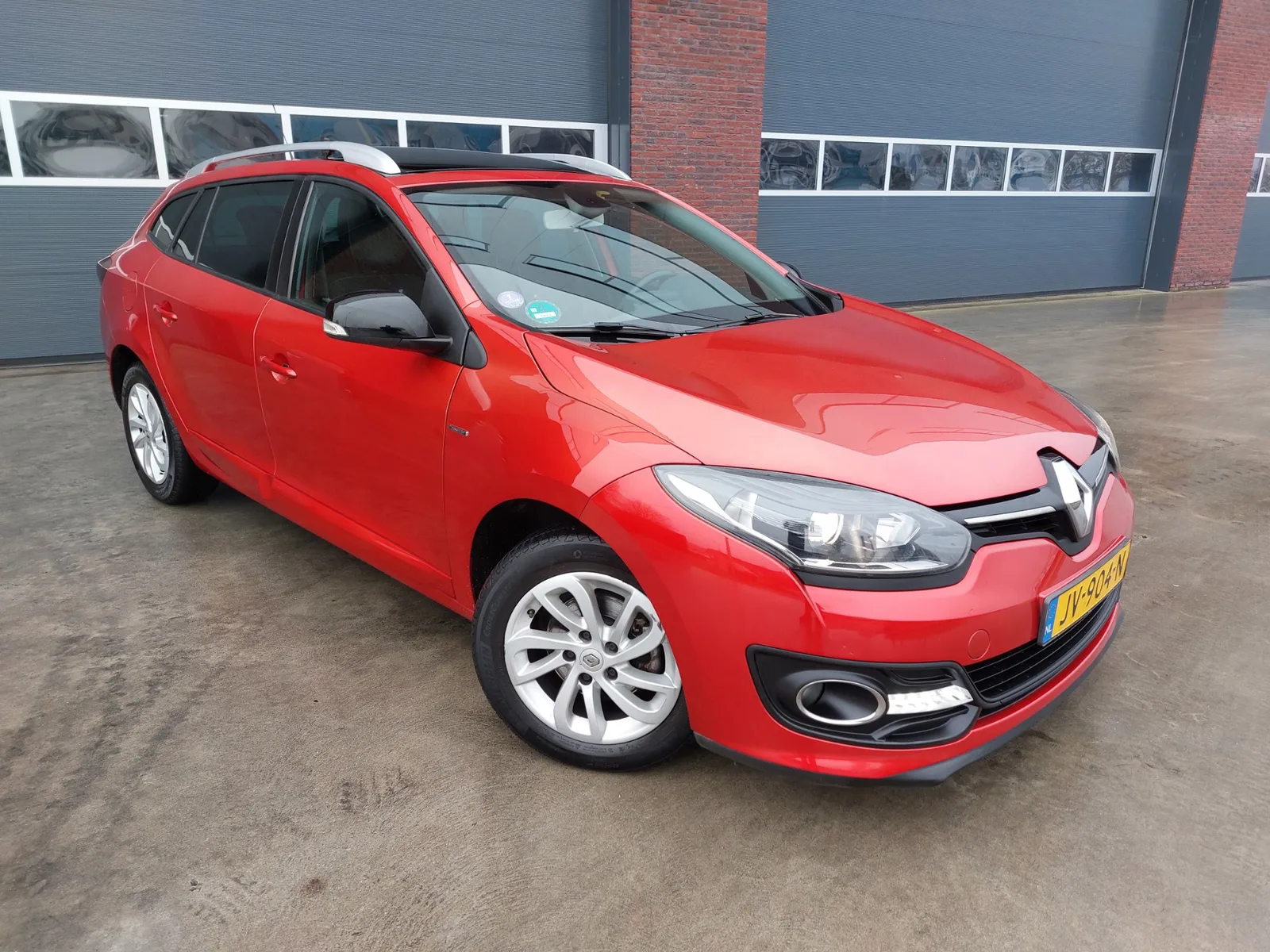 Renault Mégane (2016) — foto 1