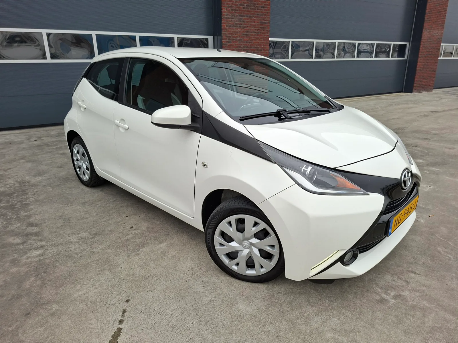 Toyota Aygo (2017) — foto 1
