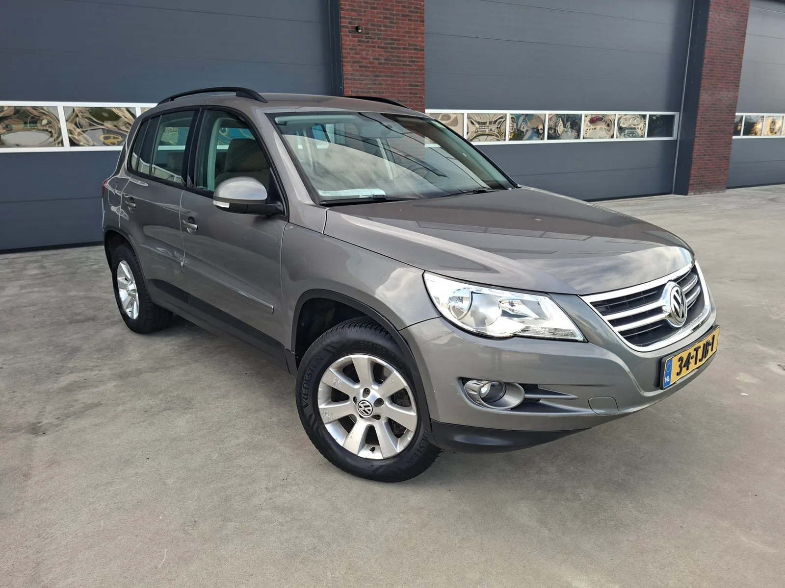 Volkswagen Tiguan (2008) — foto 1