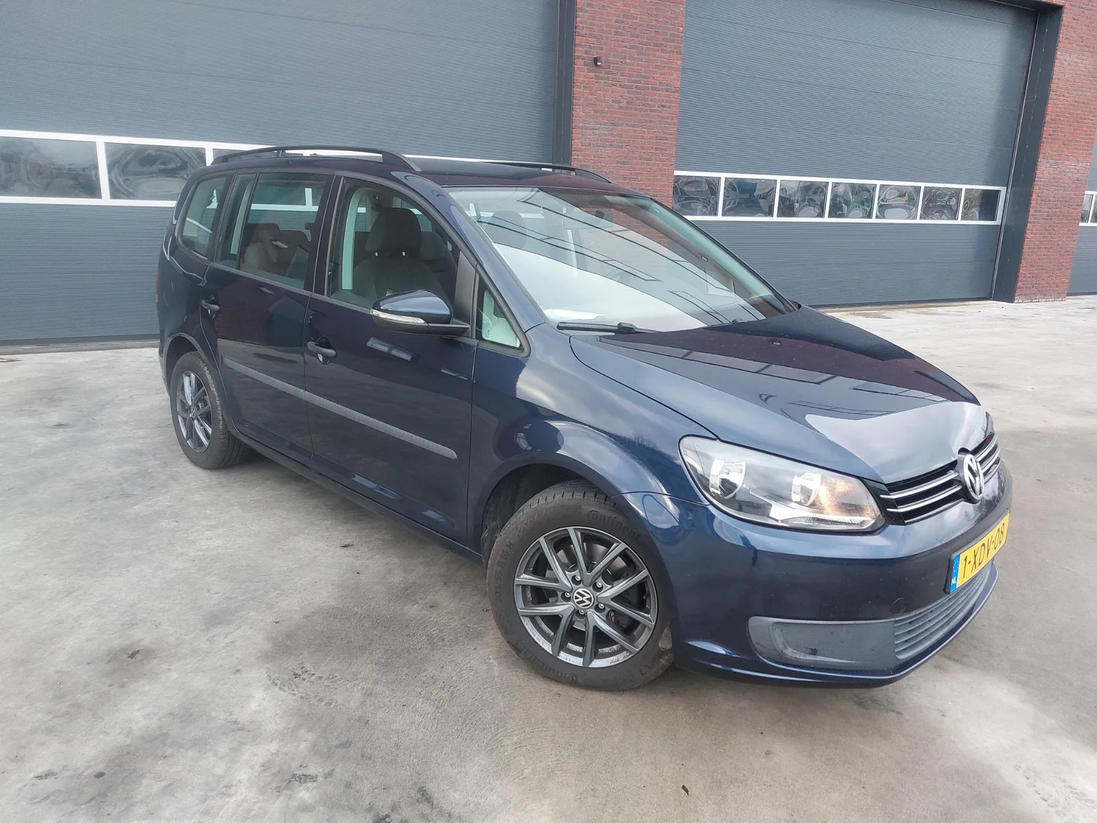 Volkswagen Touran (2014) — foto 1