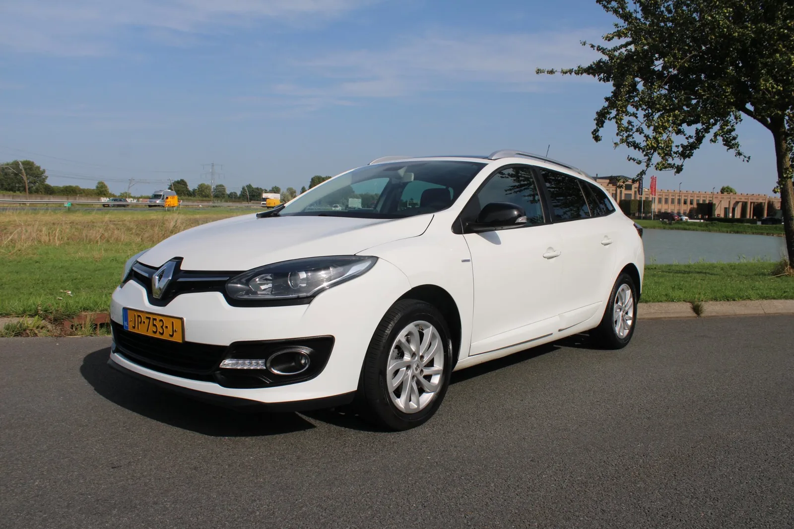Renault Mégane (2016) — foto 1