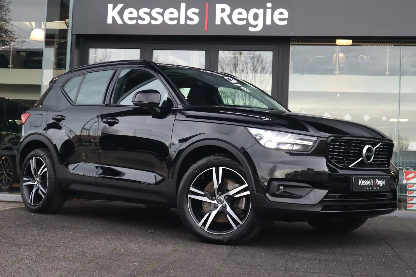 Volvo XC40 (2021) — foto 1