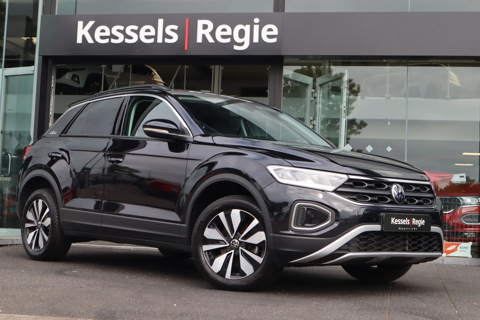 Volkswagen T-Roc (2025) — foto 1