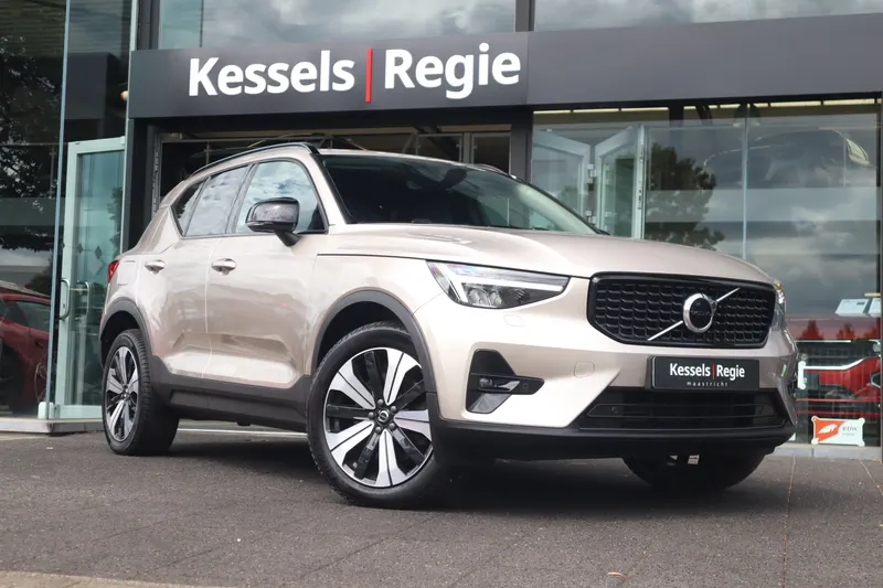 Volvo XC40 (2022)