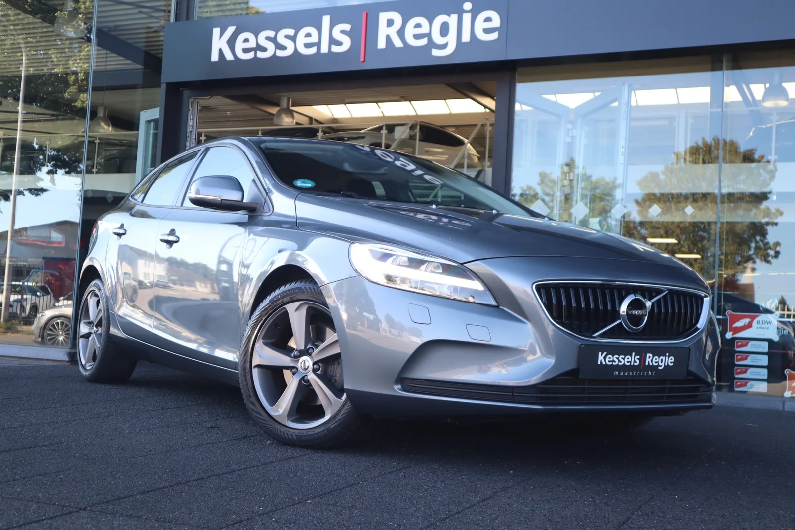 Volvo V40 (2016) — foto 1