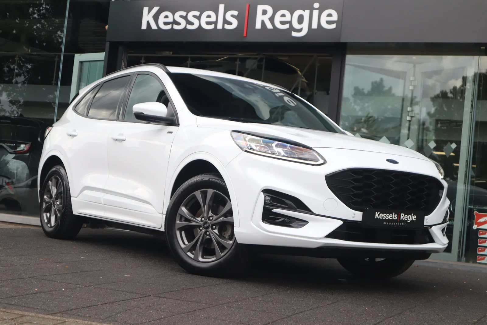 Ford Kuga (2022) — foto 1