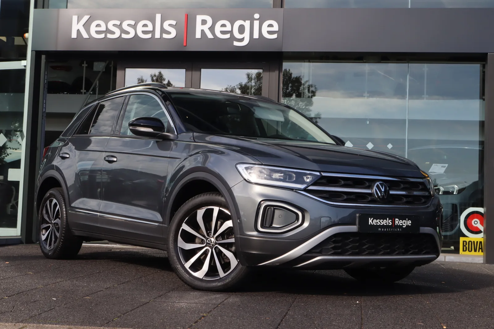 Volkswagen T-Roc (2023) — foto 1