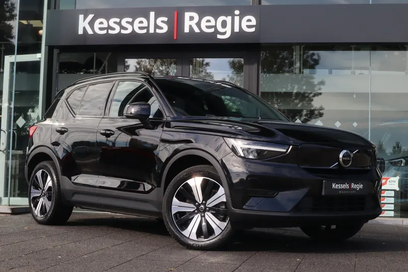 Volvo XC40 (2023)