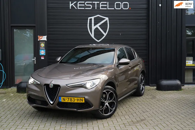 Alfa Romeo Stelvio (2017)