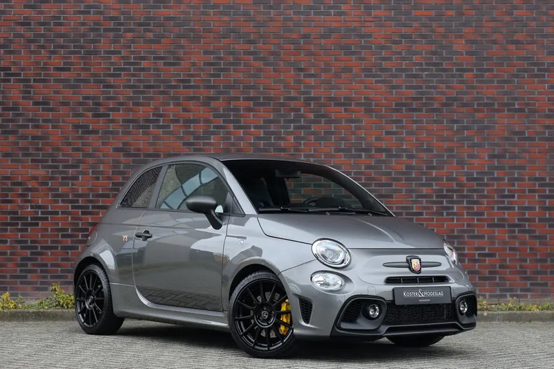 Abarth 695 (2024)