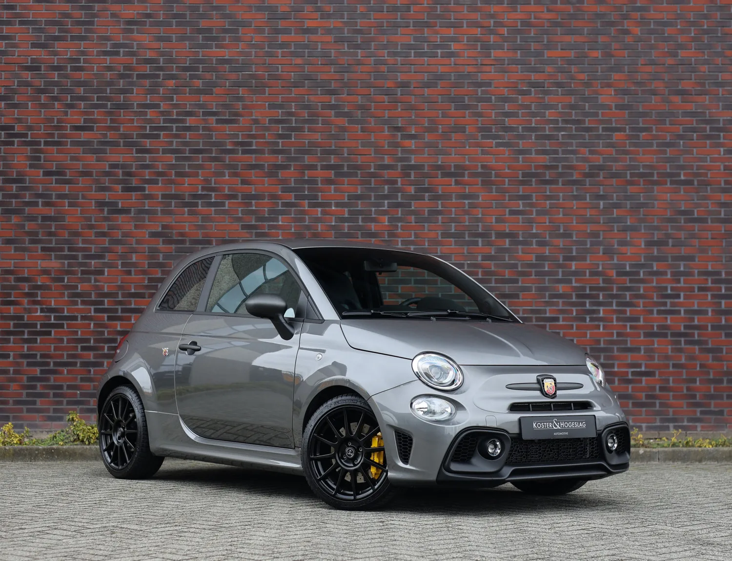 Abarth 695 (2024) — foto 1