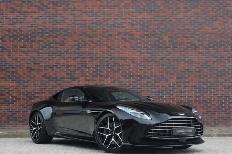 Aston Martin DB12 (2025)