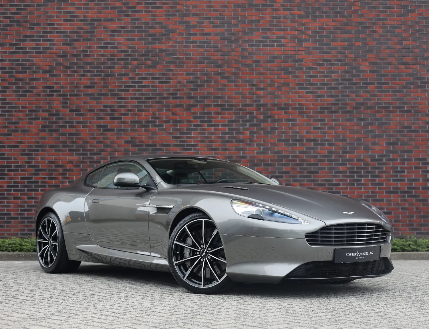 Aston Martin DB9 (2016) — foto 1