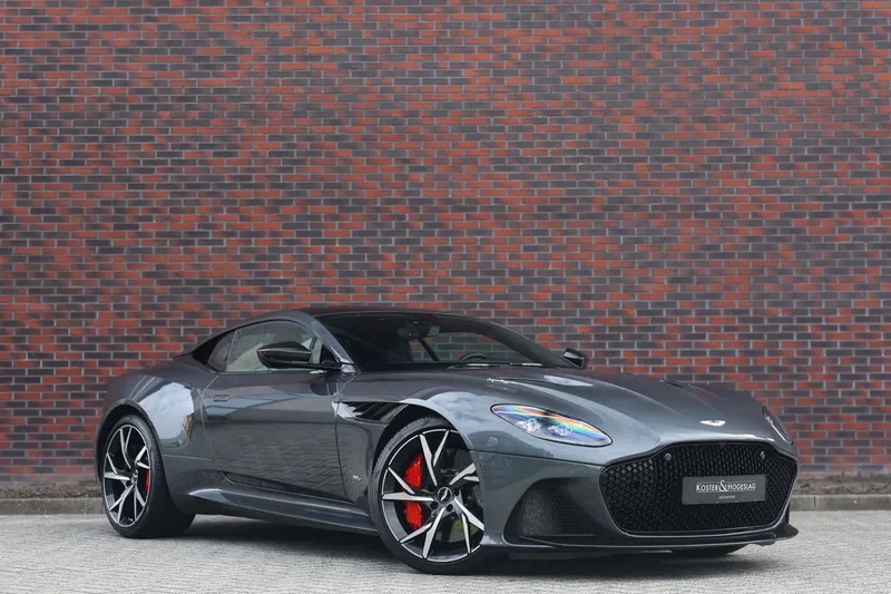Aston Martin DBS (2019)