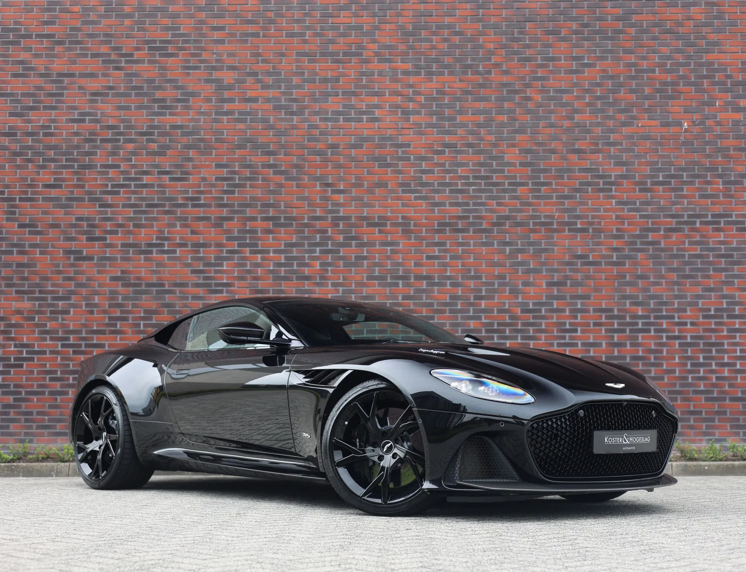 Aston Martin DBS (2021) — foto 1