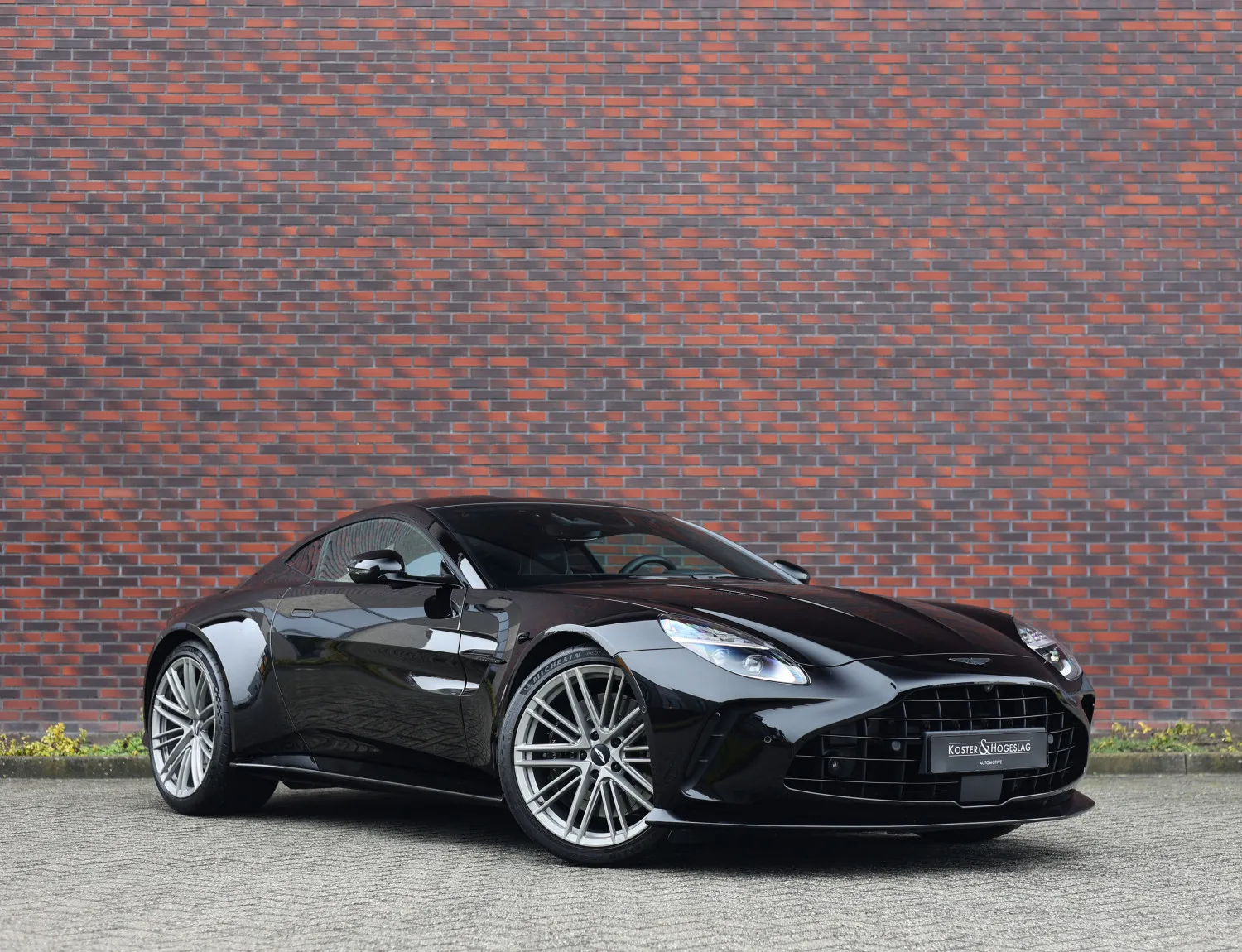 Aston Martin Vantage (2025) — foto 1