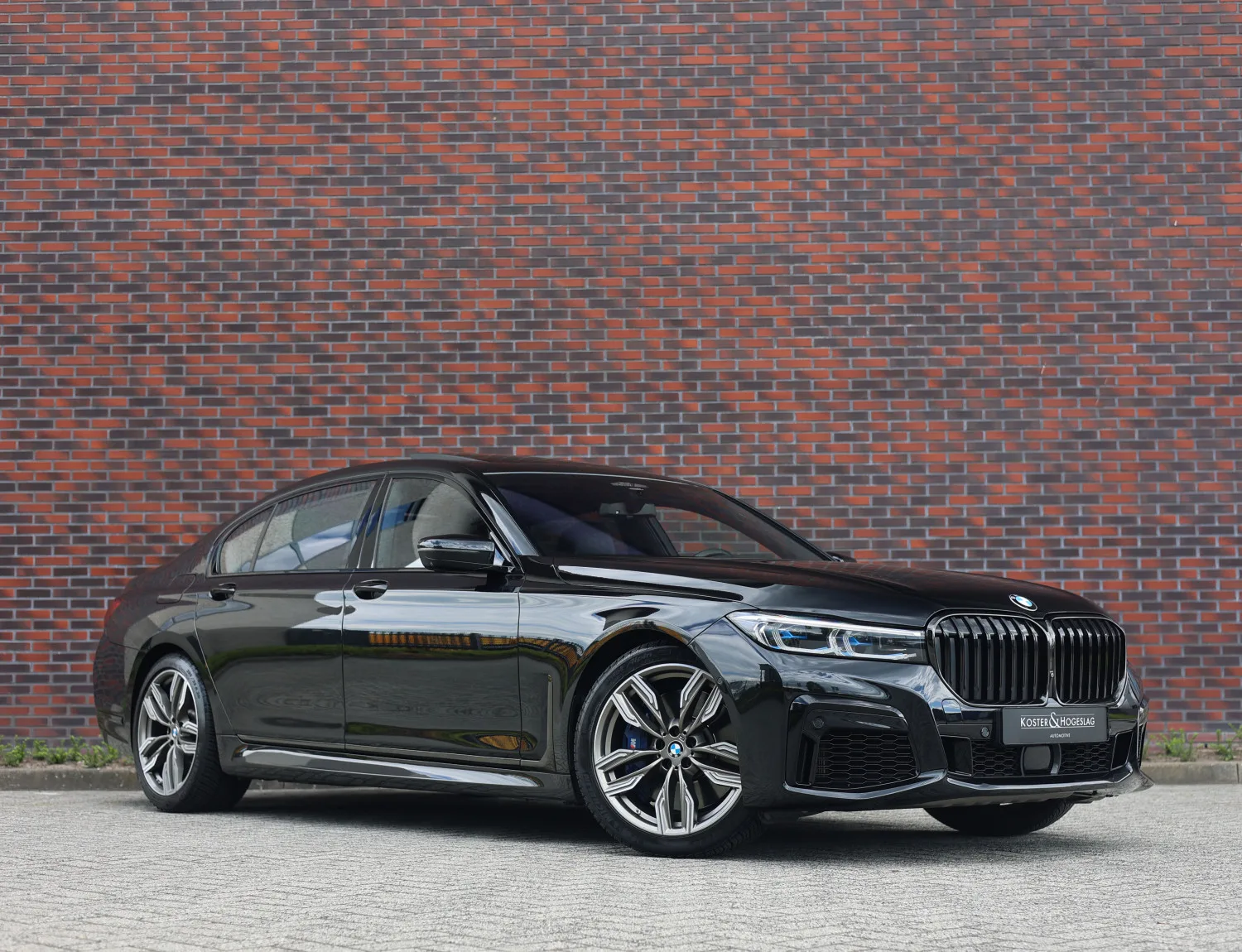 BMW M760Li (2019) — foto 1