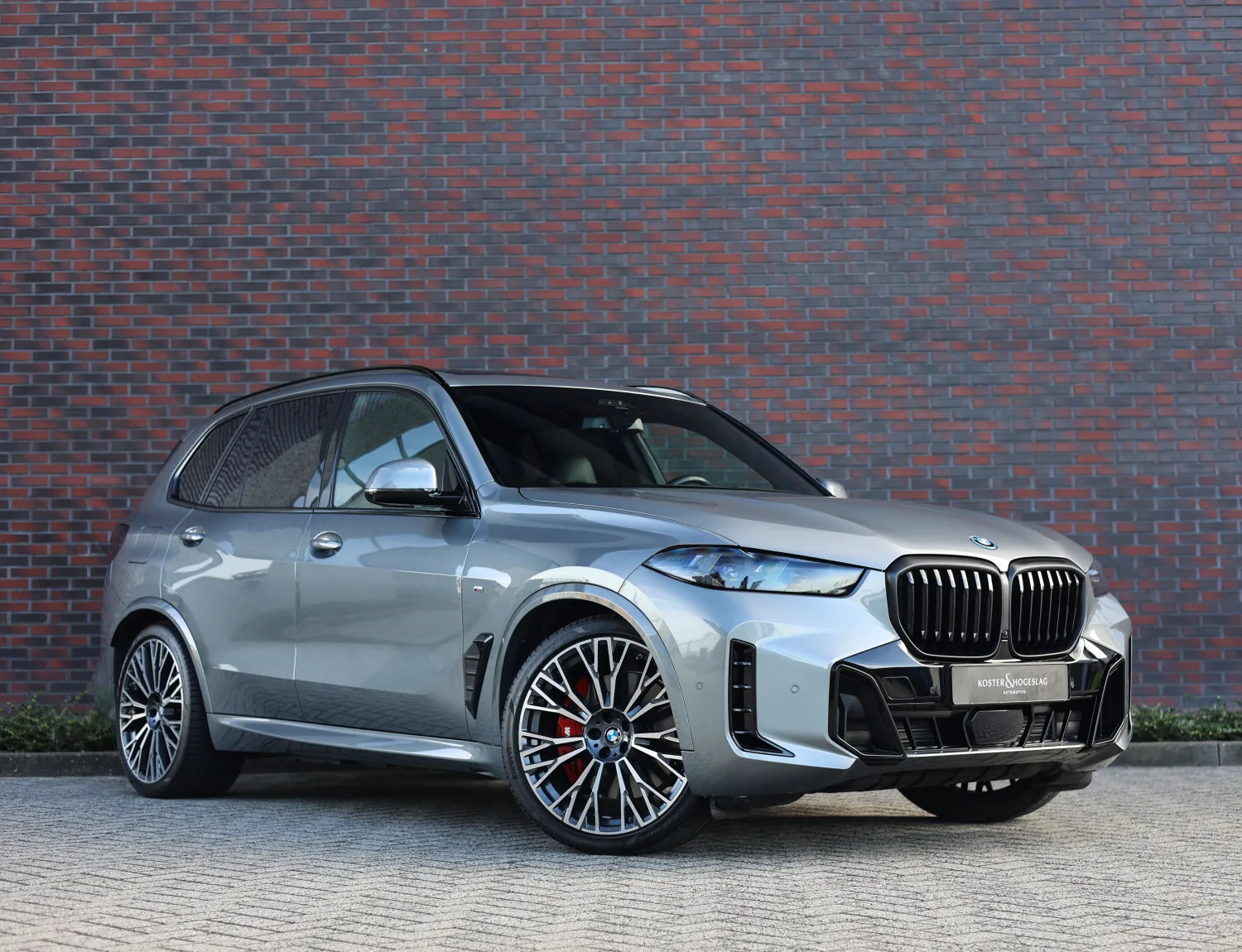 BMW X5 (2025) — foto 1