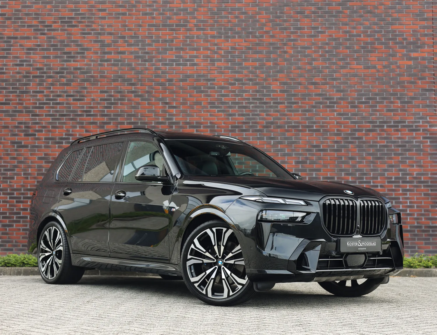 BMW X7 (2024) — foto 1