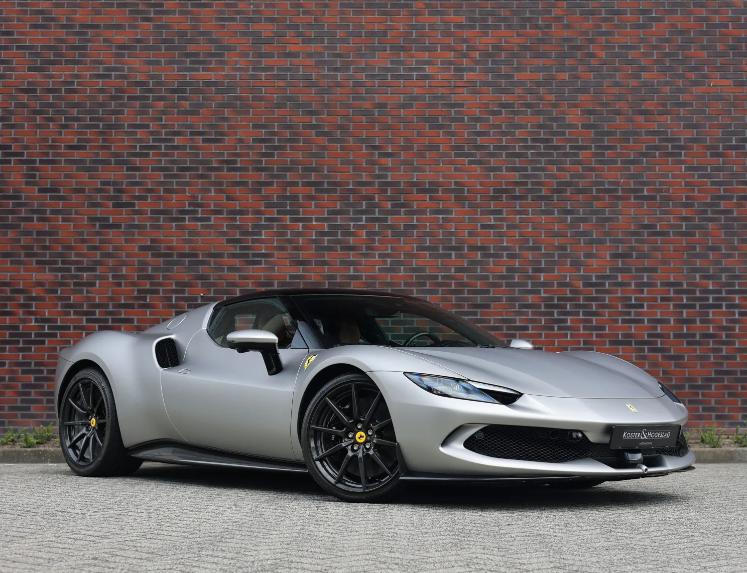 Ferrari 296 GTB (2023) — foto 1