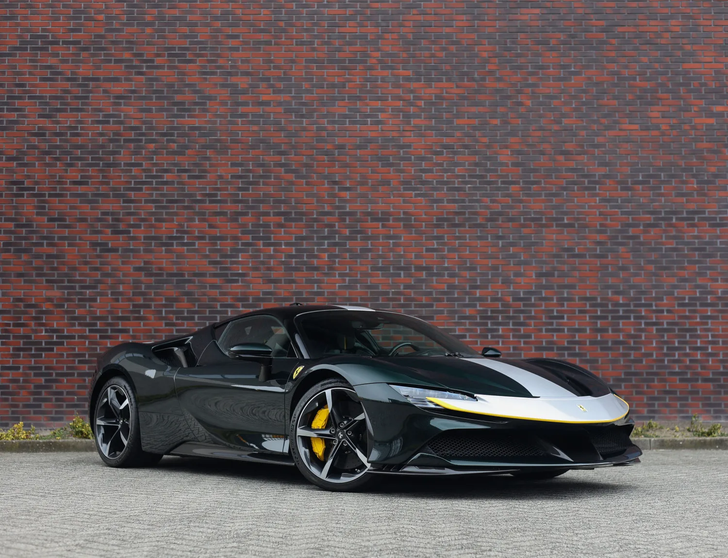 Ferrari SF90 Stradale (2021) — foto 1