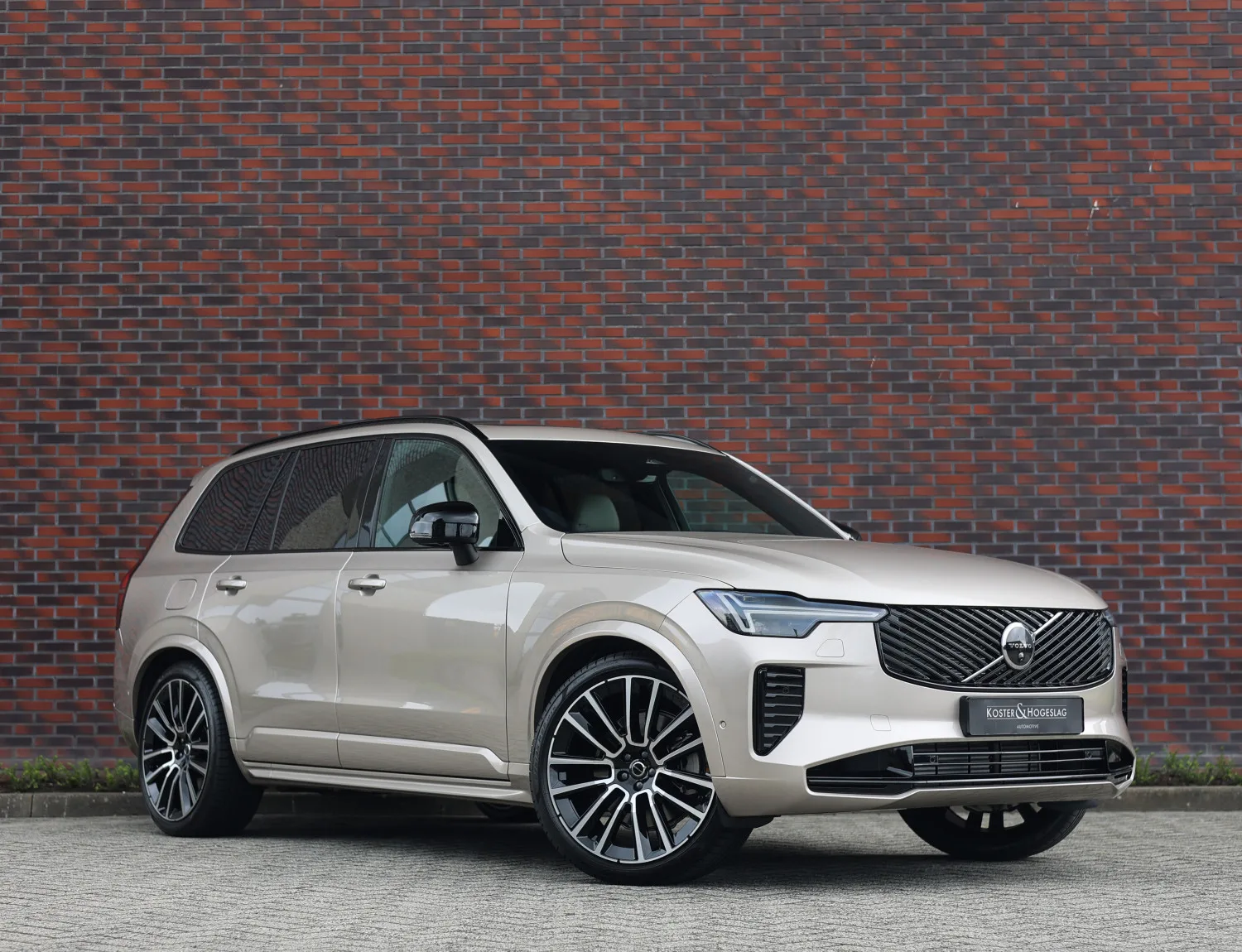 Volvo XC90 (2026) — foto 1