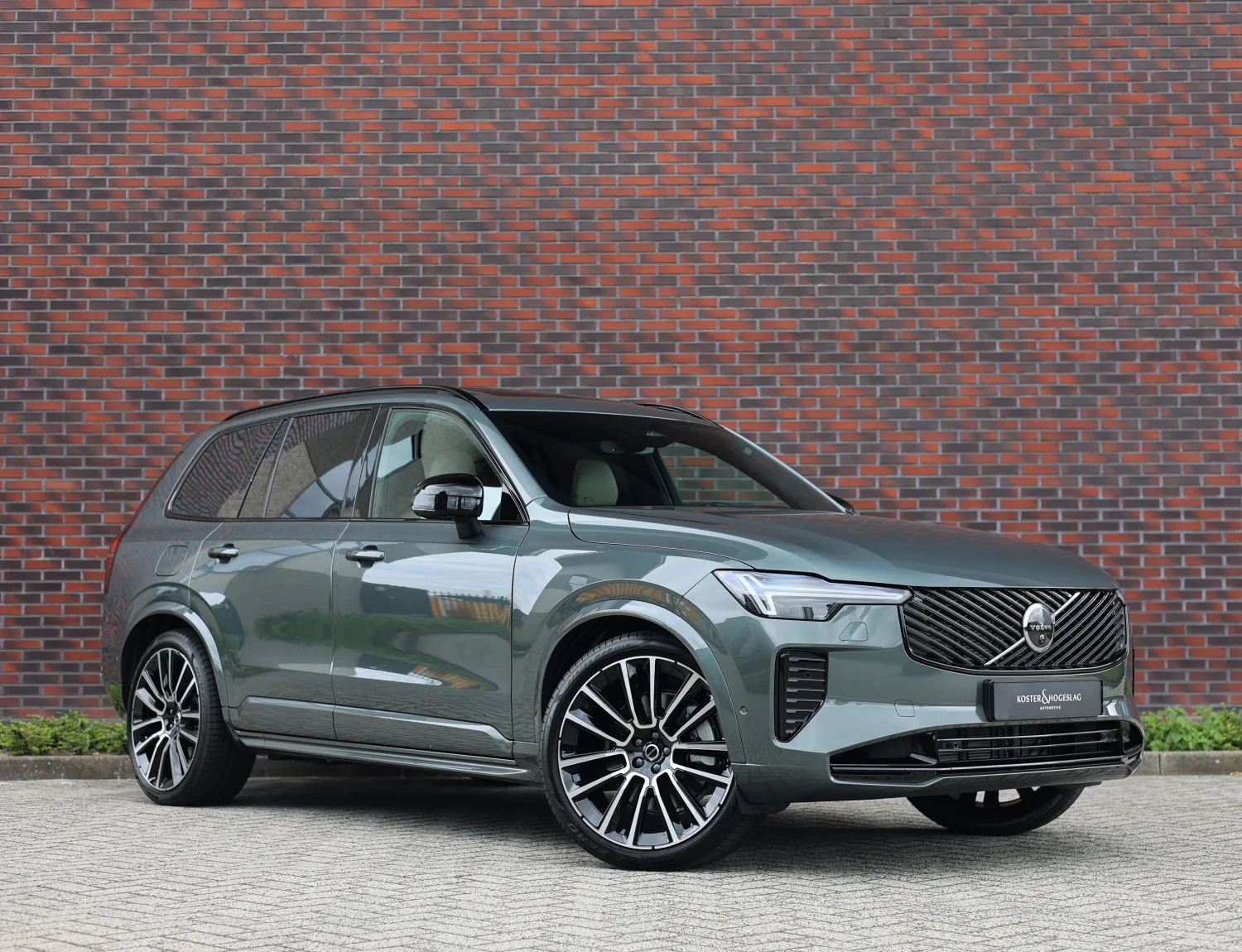 Volvo XC90 (2026) — foto 1