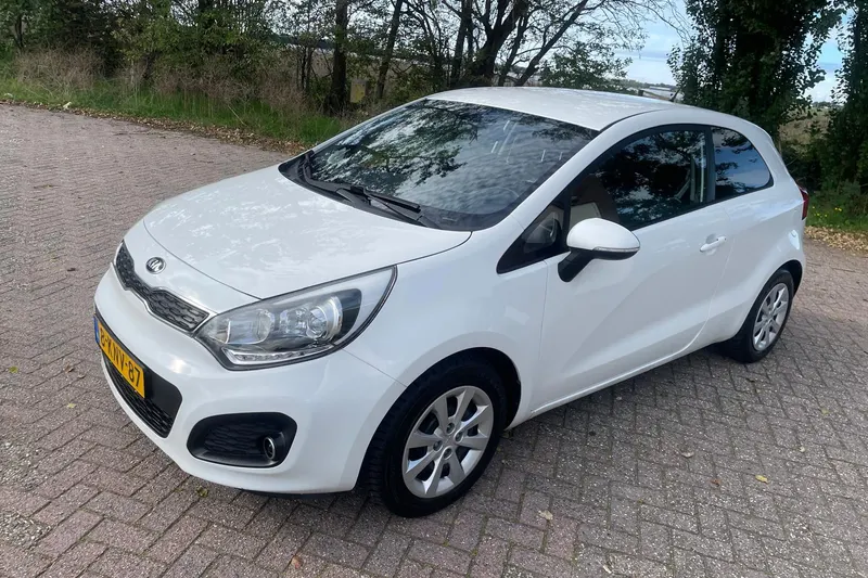 Kia Rio (2013)
