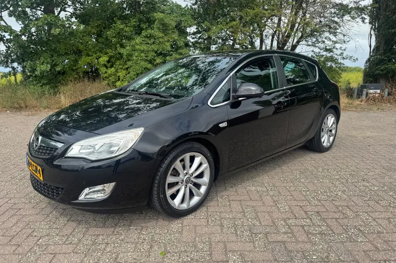 Opel Astra (2010)