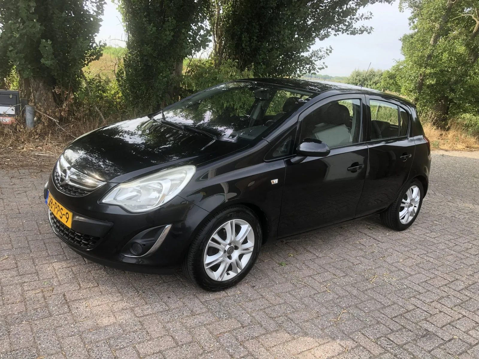 Opel Corsa (2011) — foto 1