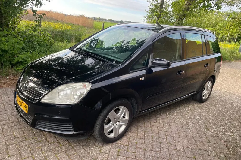 Opel Zafira (2008)