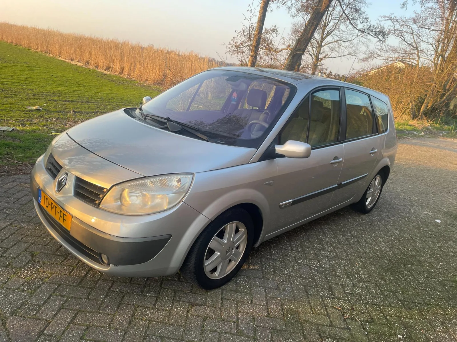 Renault Grand Scénic (2004) — foto 1