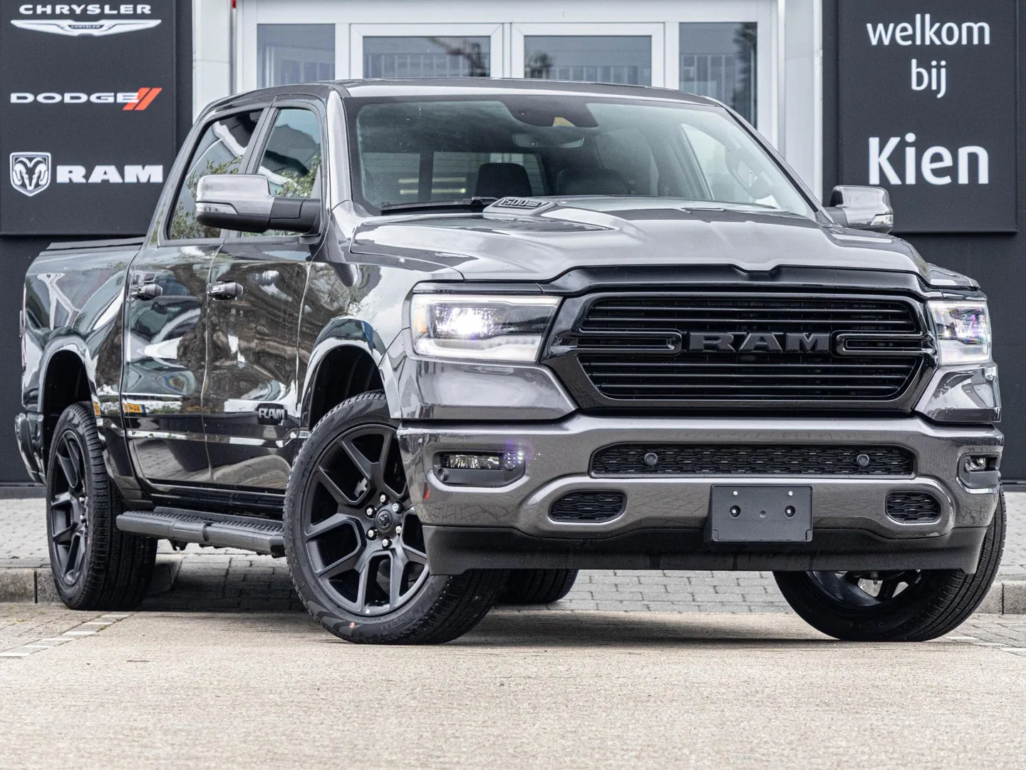 Dodge Ram (2024) — foto 1
