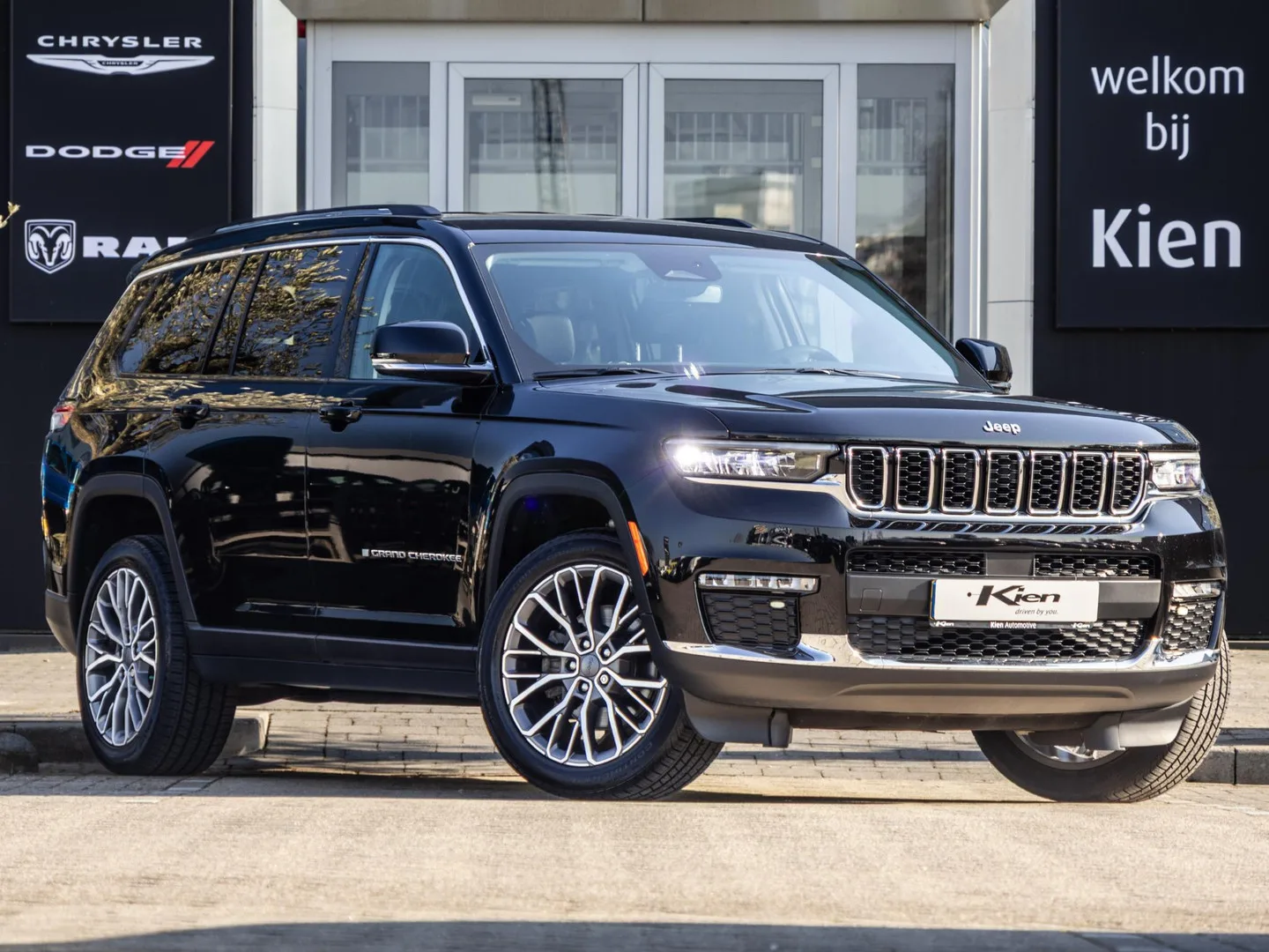 Jeep Grand Cherokee (2022) — foto 1