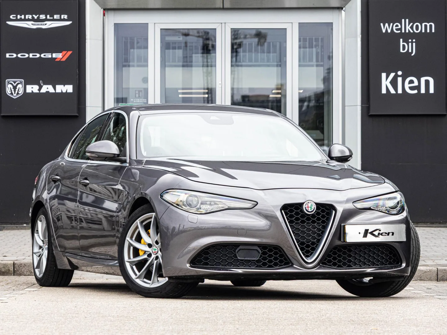 Alfa Romeo Giulia (2017) — foto 1