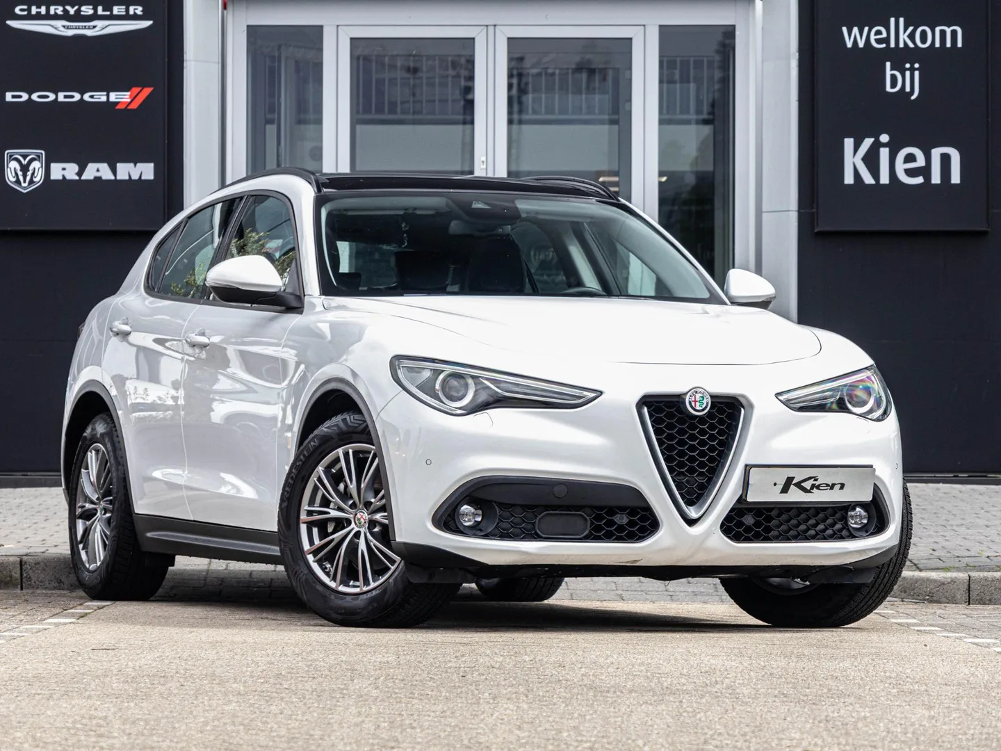Alfa Romeo Stelvio (2019) — foto 1