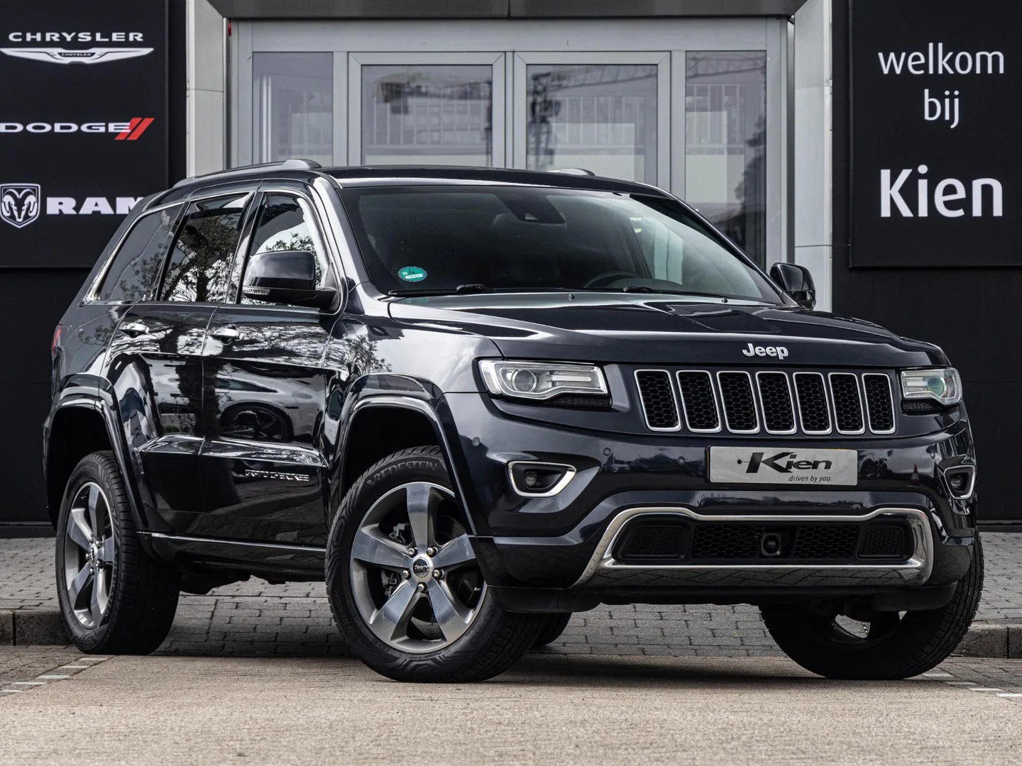 Jeep Grand Cherokee (2016) — foto 1