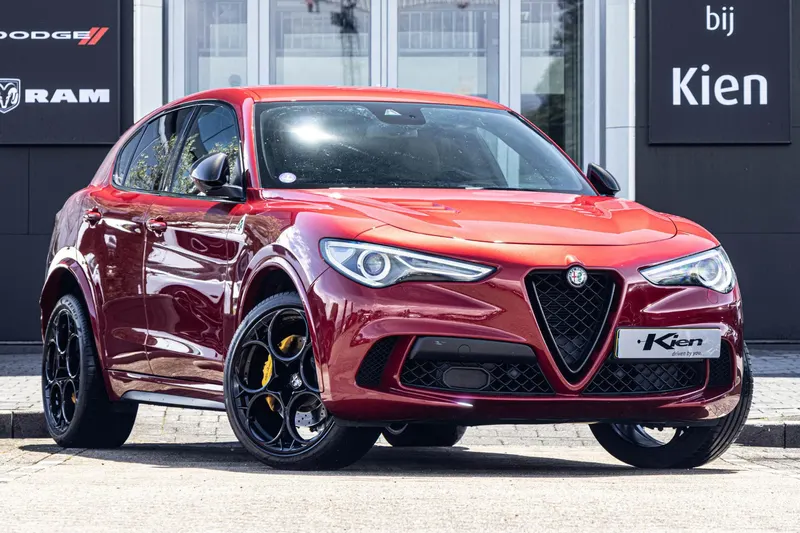Alfa Romeo Stelvio (2018)