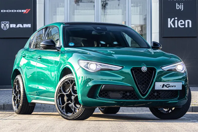 Alfa Romeo Stelvio (2023)