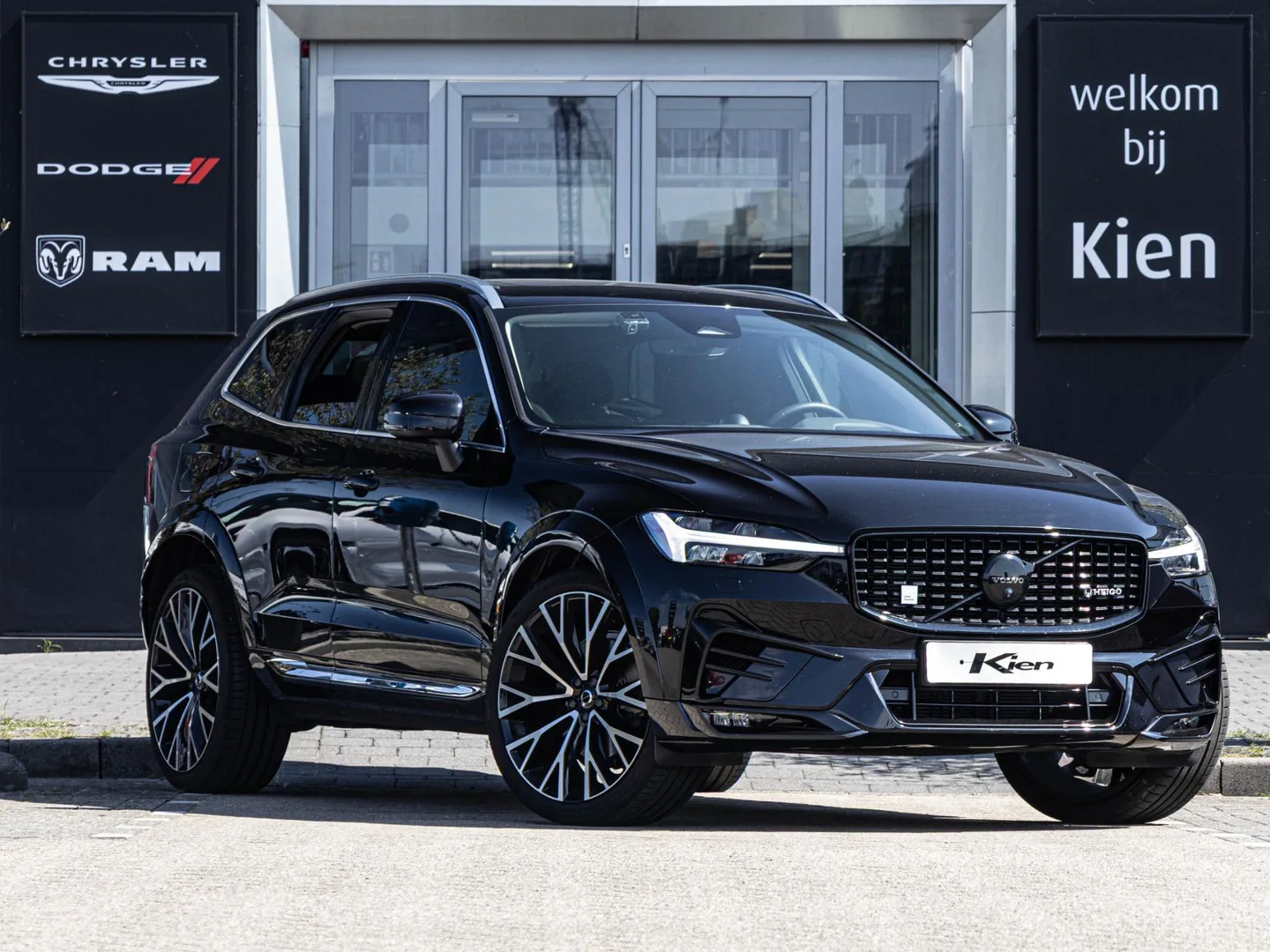Volvo XC60 (2023) — foto 1