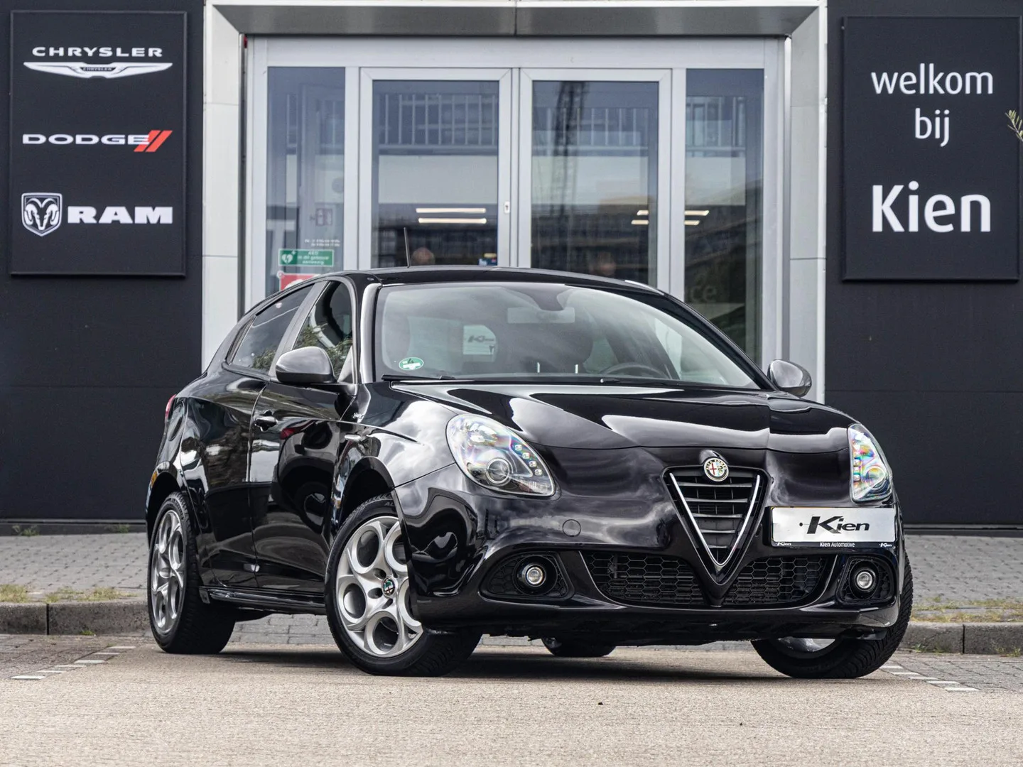 Alfa Romeo Giulietta (2015) — foto 1