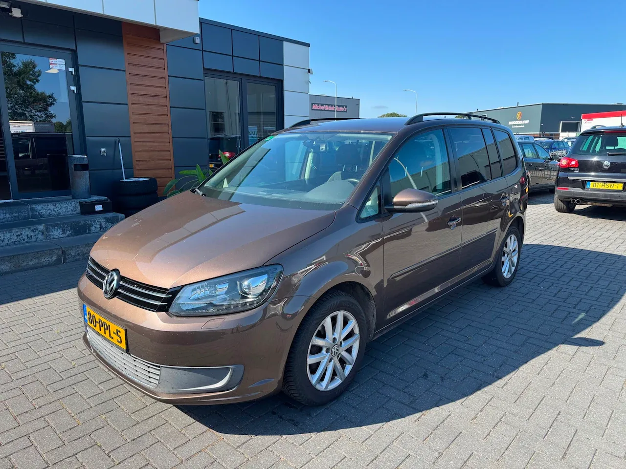 Volkswagen Touran (2011) — foto 1
